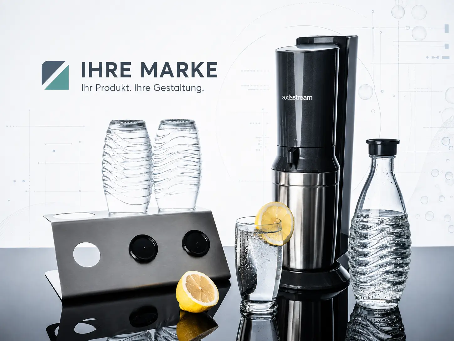 Neutral inszeniertes Produktset mit der beispielhaften Aussage Ihre Marke – Ihr Produkt, Ihre Gestaltung
